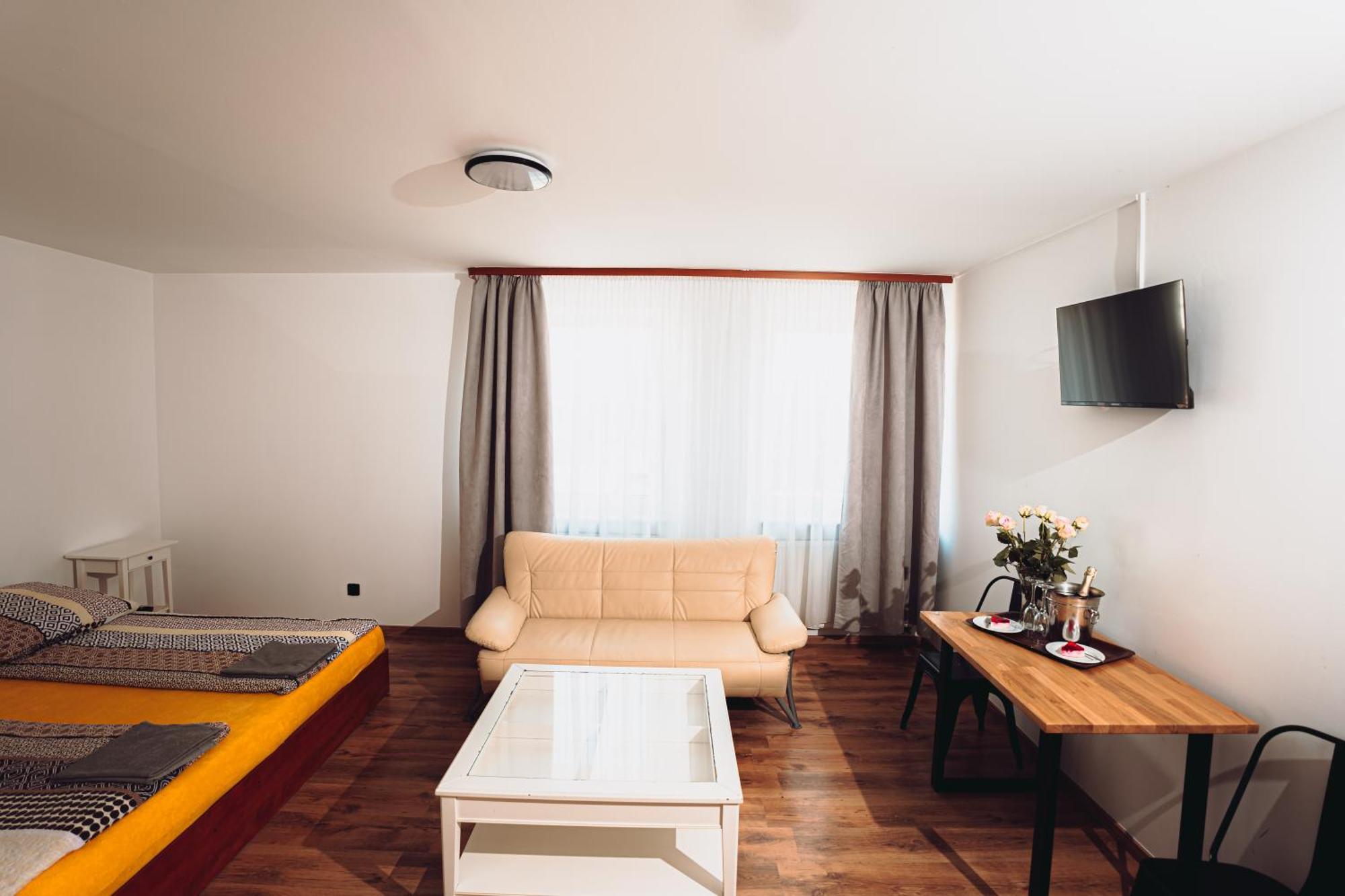 Kalwados Hotel Radzymin Eksteriør billede